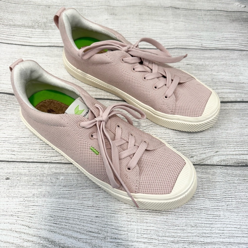 Cariuma Pinj Sustainable Sneakers - Picture 2 of 8